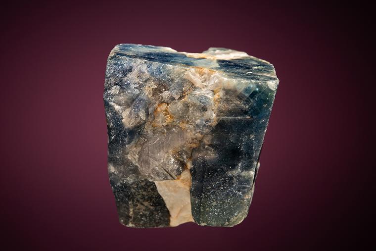 CORUNDUM var. Sapphire